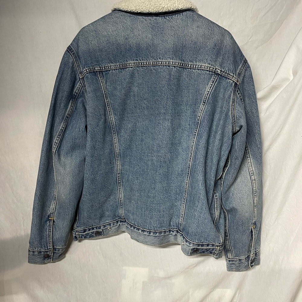 Levi’s Denim Sherpa-Lined Jacket sz Large - Picture 2 of 7